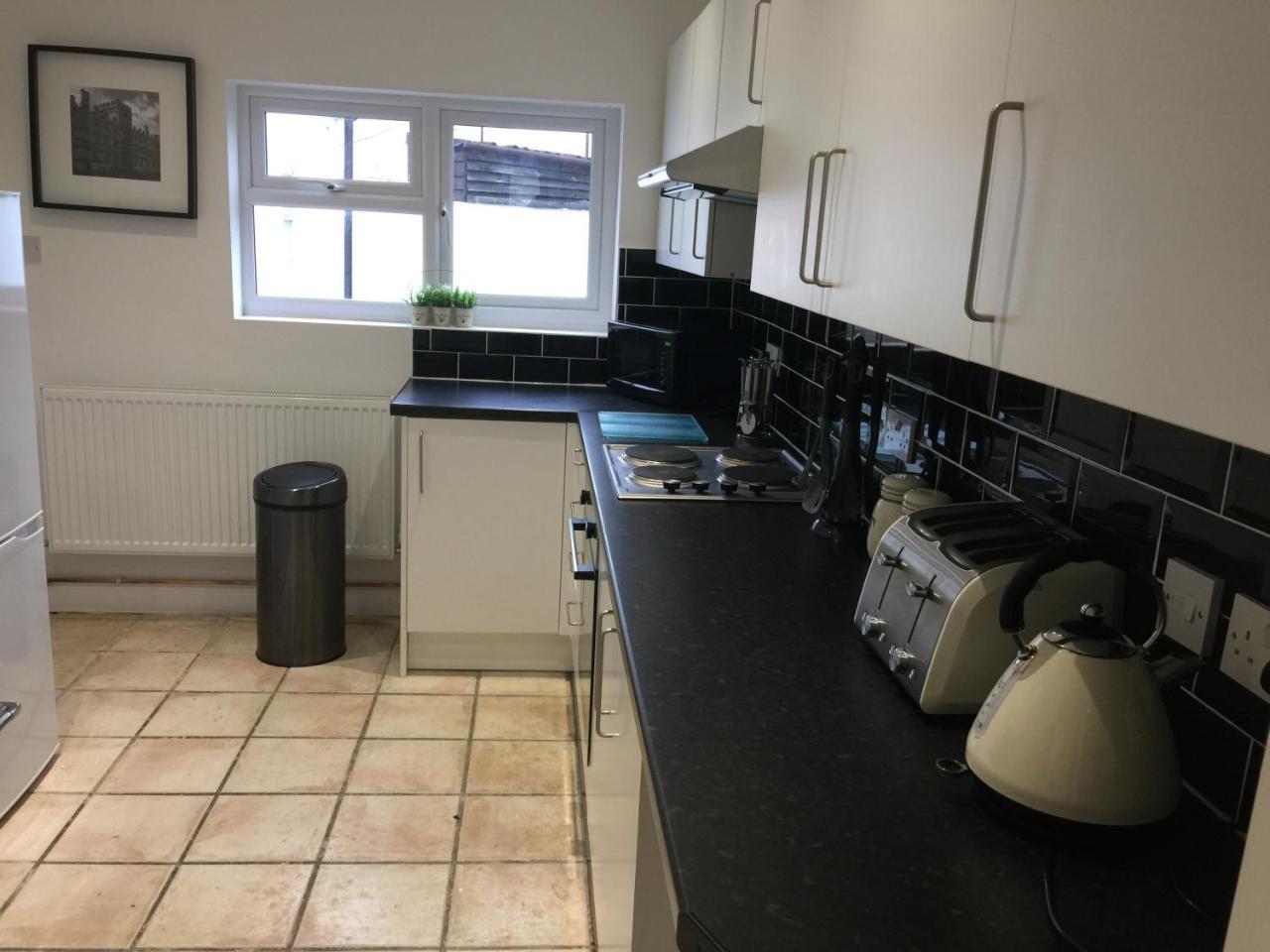 Arma Short Stays 122 - Spacious 3 Bed Oxford House Sleeps 5- FREE PARKNG For 2 Vehicles - Large Garden Exterior foto
